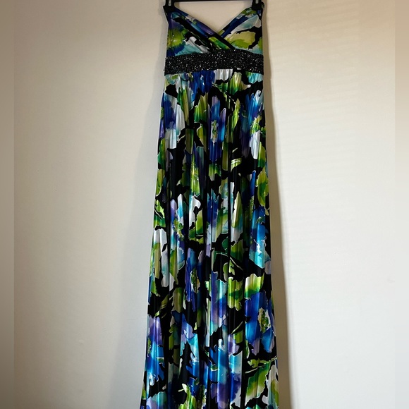 Floral dress for a nice spring - Picture 1 of 5